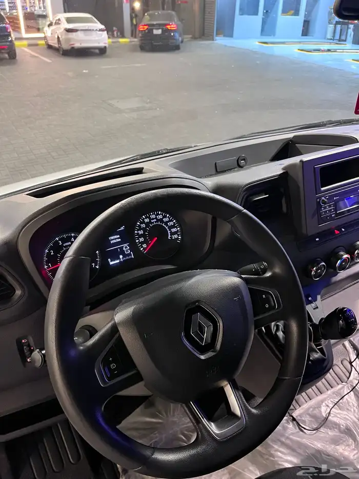رينو ماستر 2021   دبل تاير (الكفرات الخلفية مزدوجة) بضاعة 9