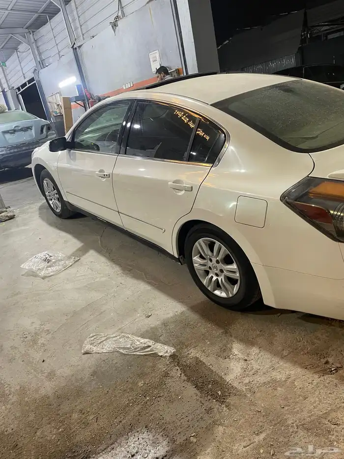 التيما 2010 نظيف من الصدام لصدام شرط وبدون سمكره 1