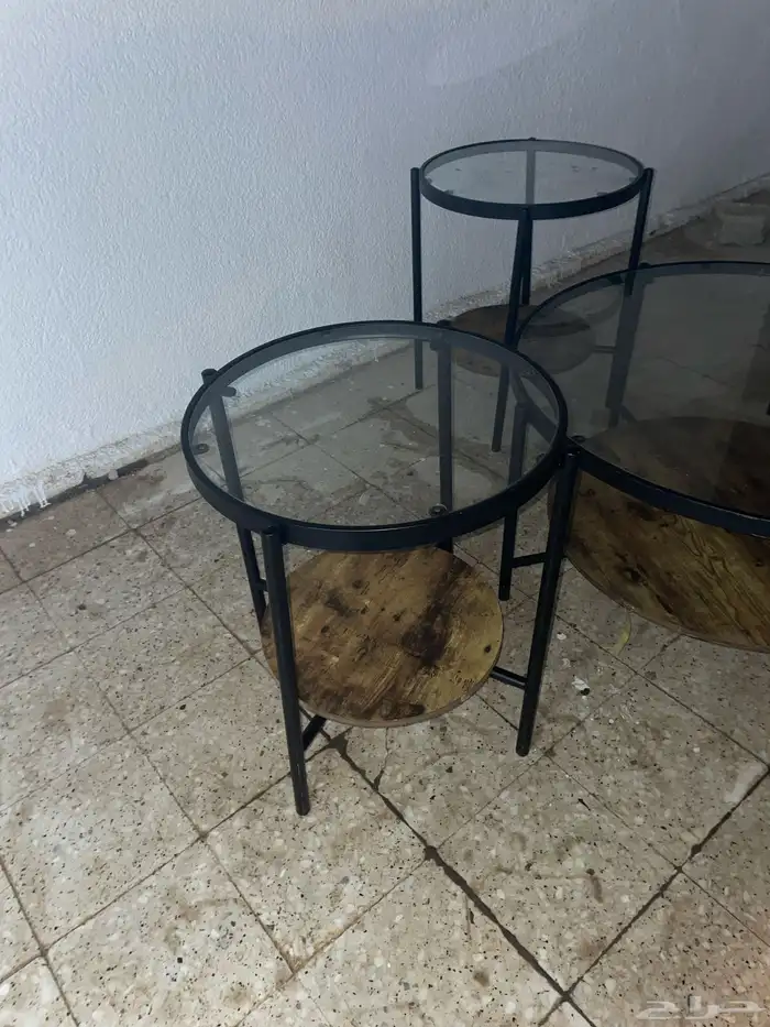 للبيع طاولة طعام الرقم   والسعر 200 والصامل مانقصر 4