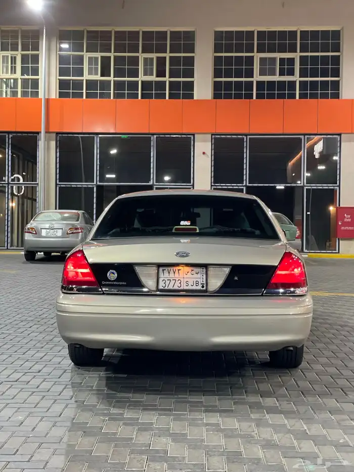 فورد فكتوريا سعودي للبيع او للبدل بيوكن من2009الا2012 5