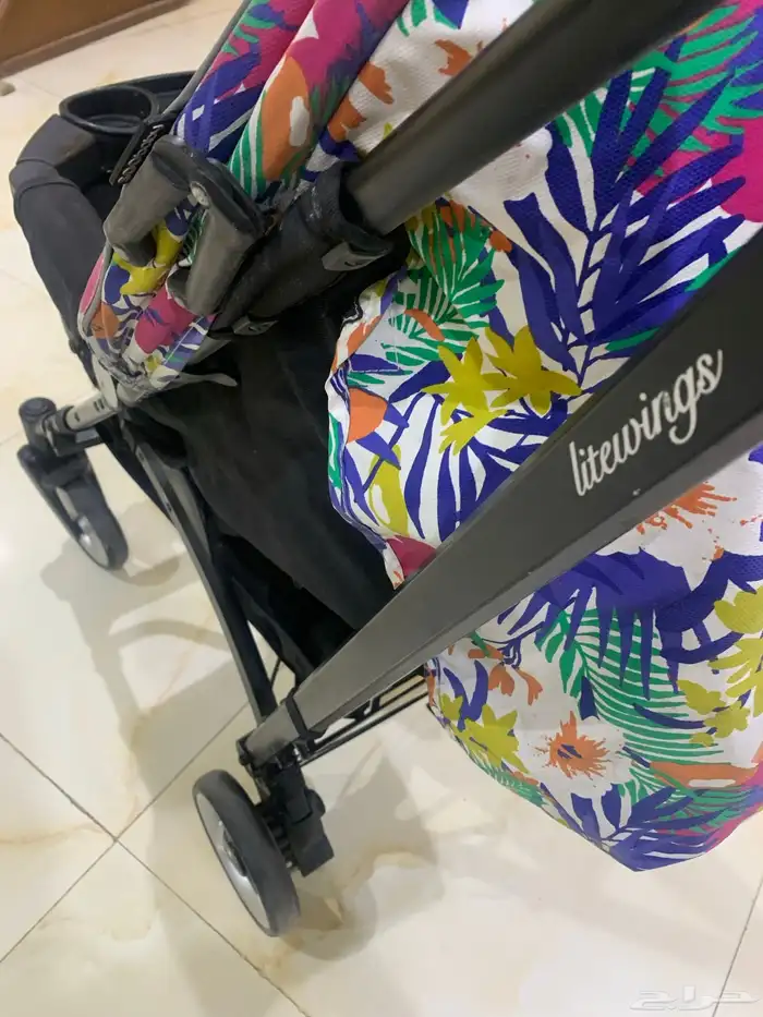 عربة اطفال و كرسي اطفال 1