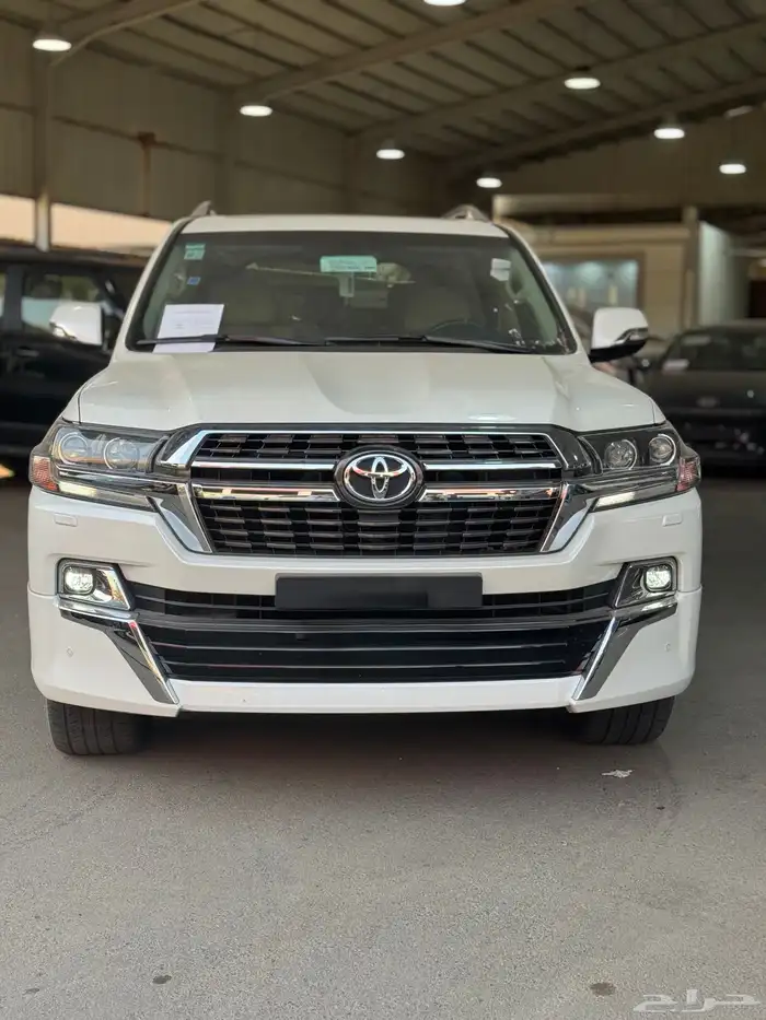 لاندكروزر GXR تورنج 2021 ديزل ممشى قليل (سعودي) 1