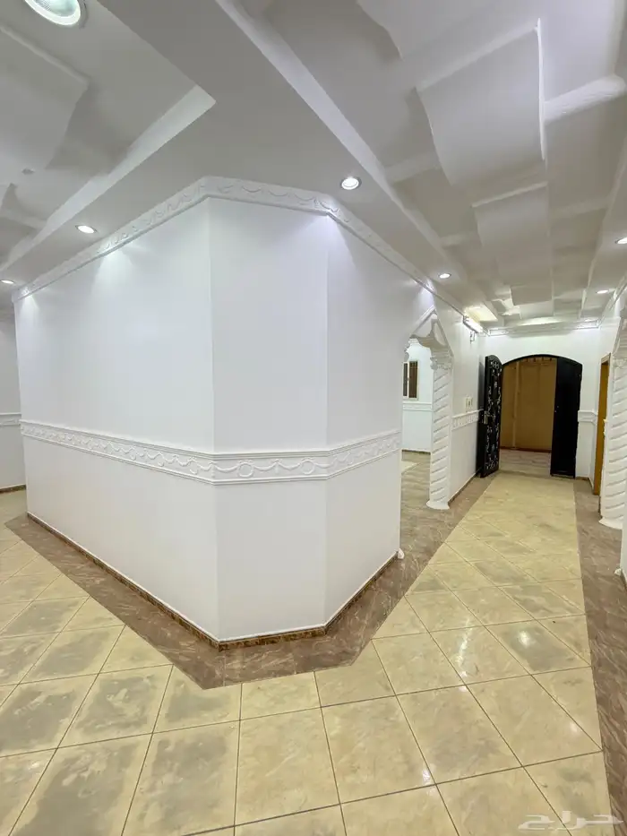 للإيجار دور أرضي بحي أشبيلية ب70 الف على الشور 5