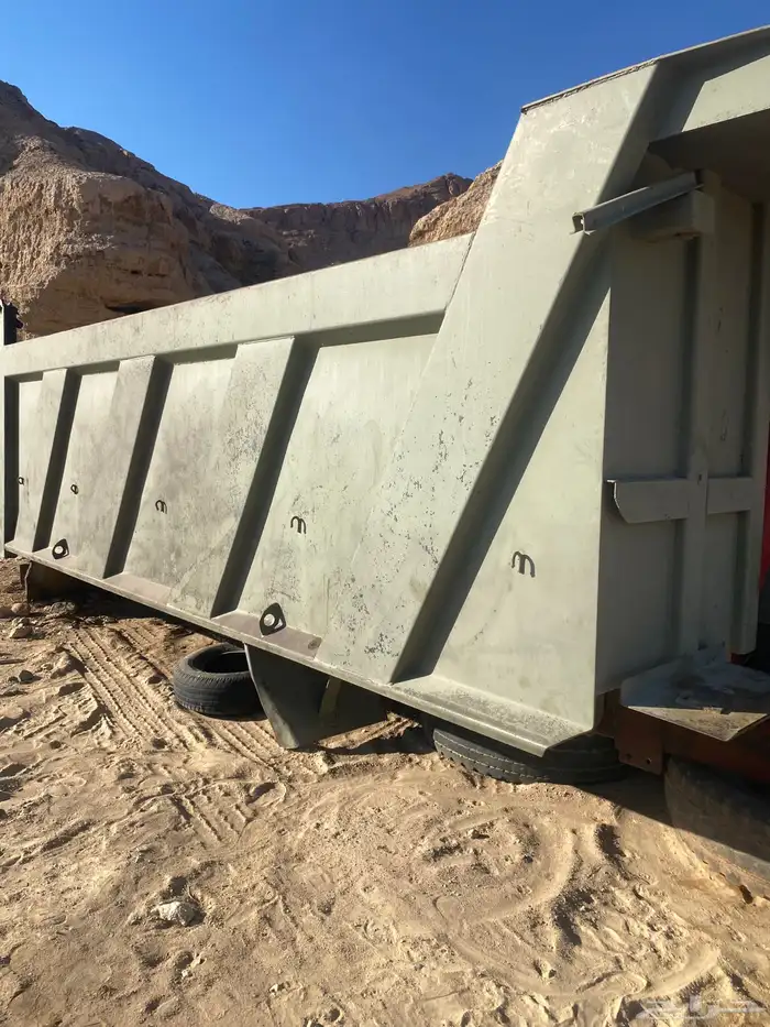 للبيع صندوق سكس16 متر نضيف جدا مع شاصيه وخزانه وكامل اغراضه 0