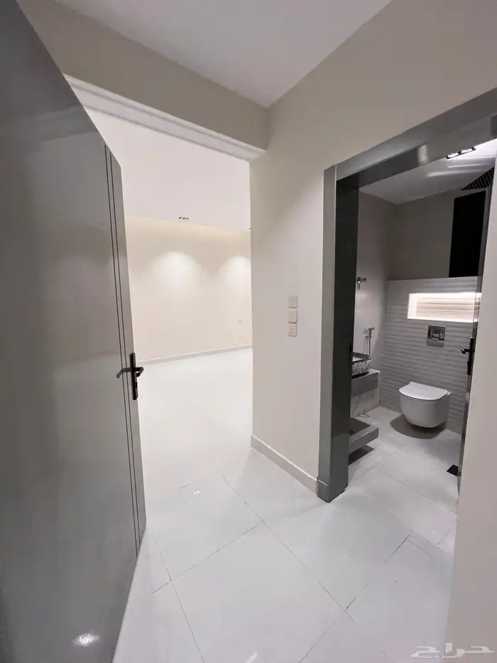 للبيع ادوار ارضيه وشقق علويه حى التحليه خميس مشيط 41