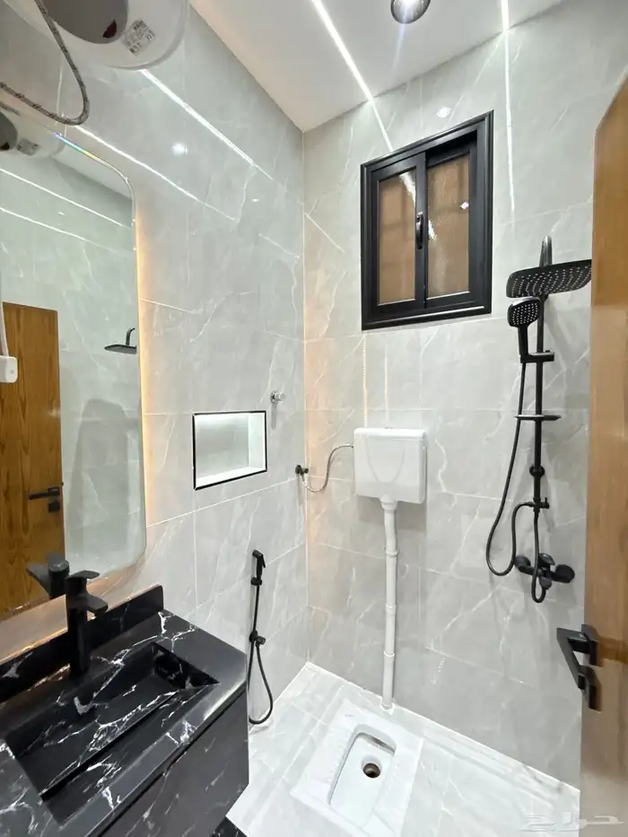 للبيع شقق ارضيه وعلويه بسطح خاص بحي الموسي وسط جميع الخدمات 39