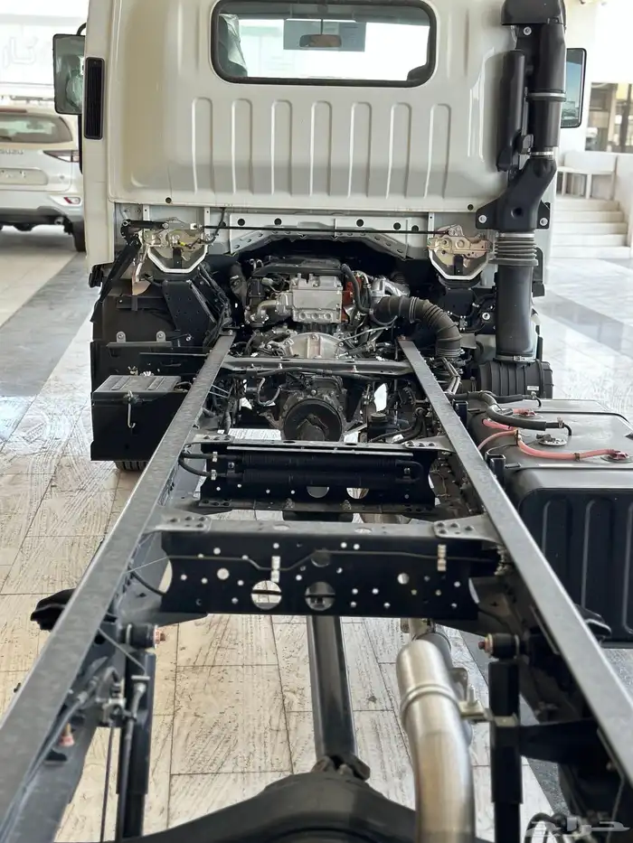 ايسوزو شاحنه 4 طن شاصيه طويل 4.95م -2025 3