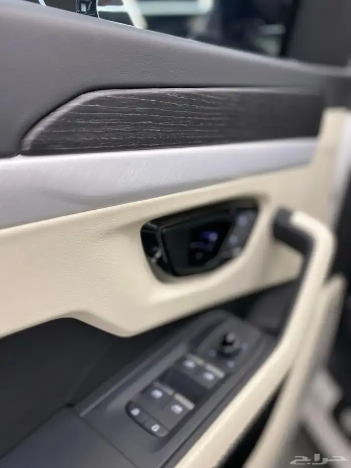 لامبورجيني اوروس SE 8