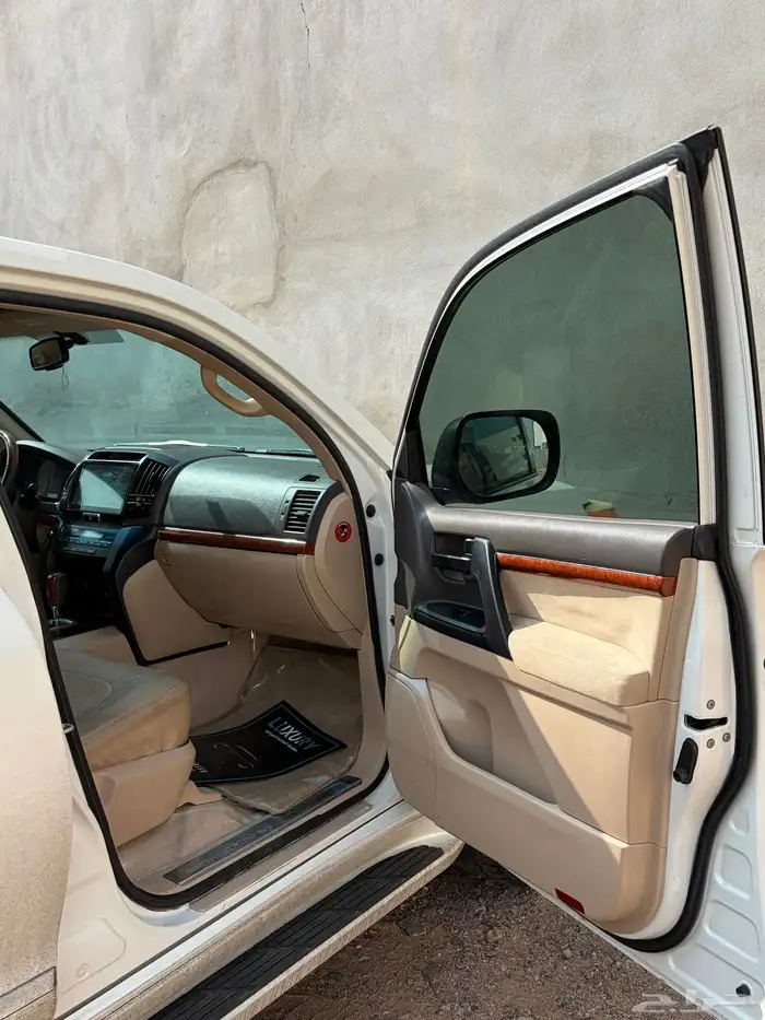 جيب لاند كروزر 2015 فل كامل GXR3 v8. عام 60 16