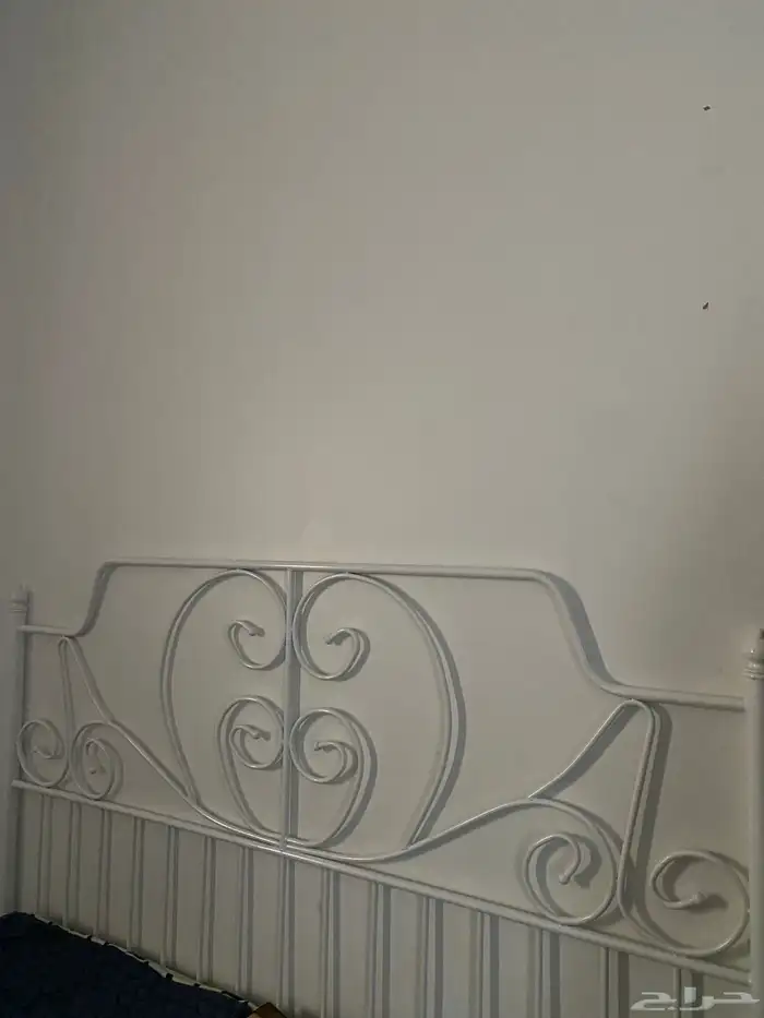 سرير من ايكيا 1