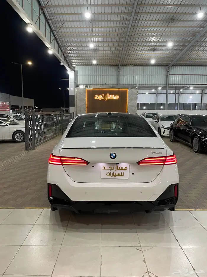 بي ام دبليو 520i موديل 2024 فل كامل Kit m 7