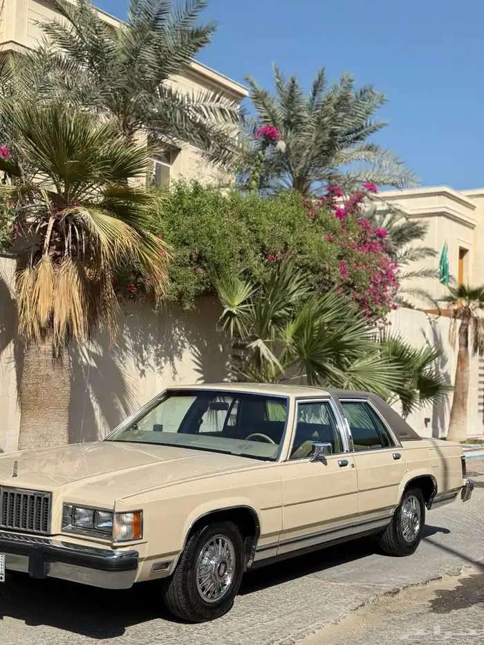 فورد ماركيز كلاسيك 8