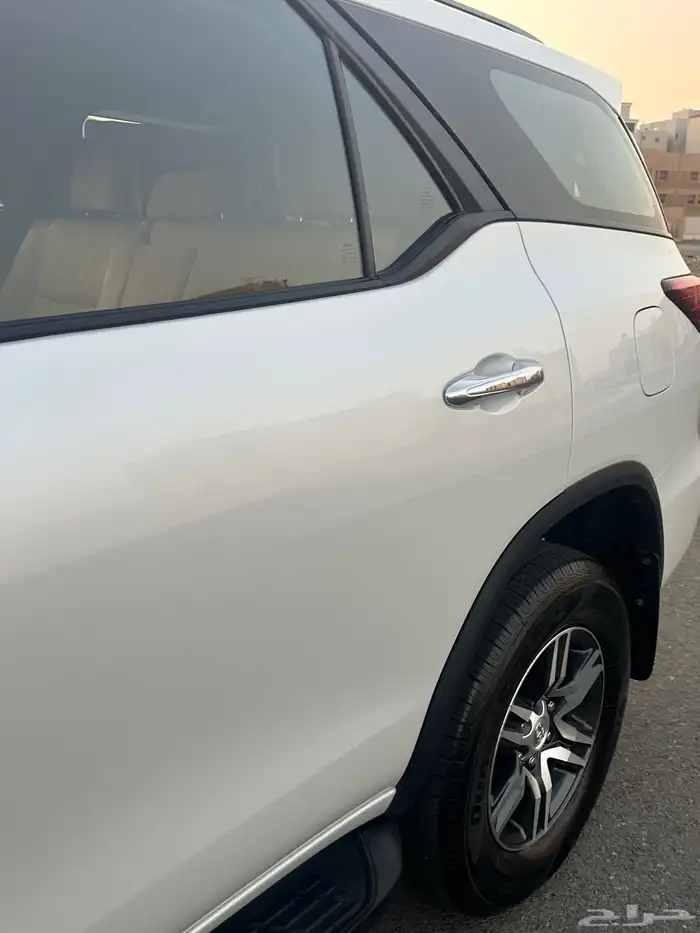 فورشنر 6 سلندر دبل (VX) 2023 ( بحالة الوكالة ) 28