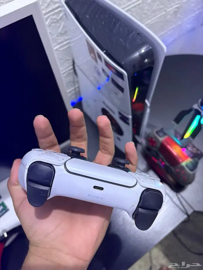 بلاستيشن فايف للبيع ون تيرا معه يدين الوكاله وسماعه وكرتونه 8