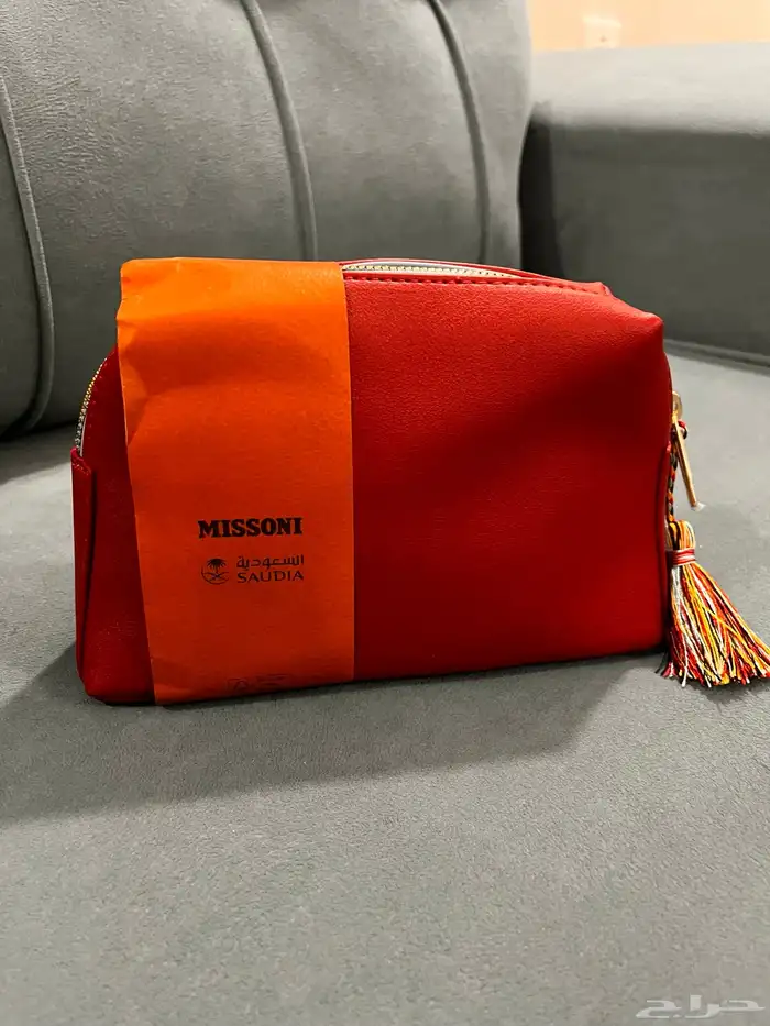 شنط للبيع الأسود ب70 الأبيض ب 80 الحمراء 100 15