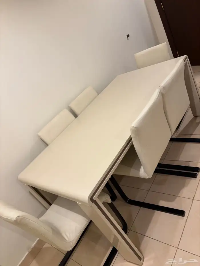 طاولة سفرة 0