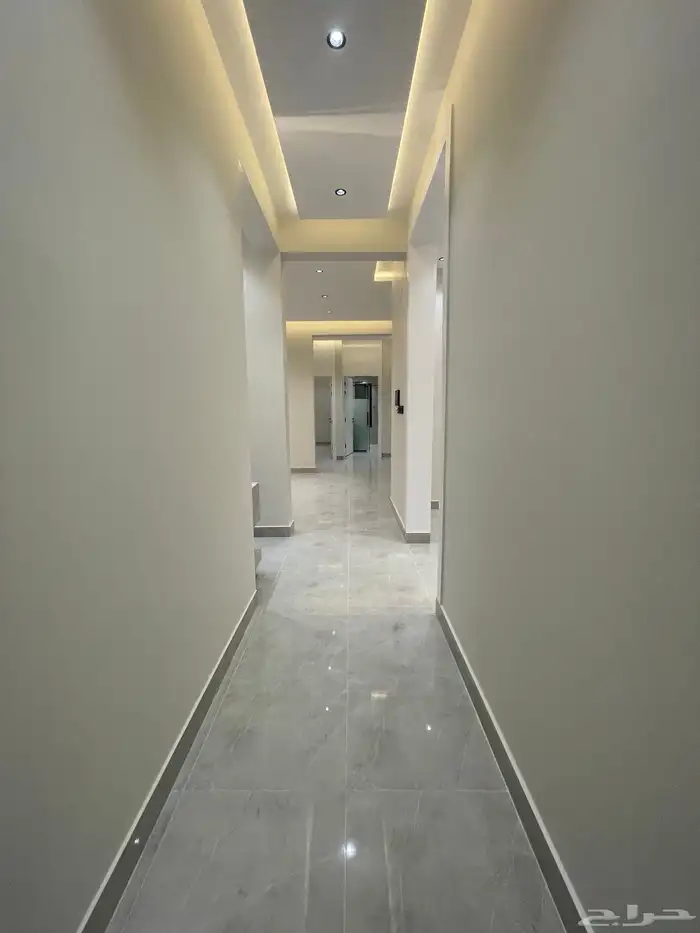 للبيع شقق وسيعه ارضي وعلوي بالمحاله ابها 15