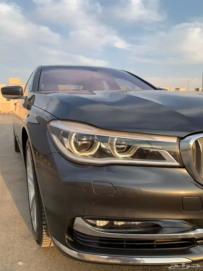 للبيع بي ام Li740 2016 صيانات وكالة 10