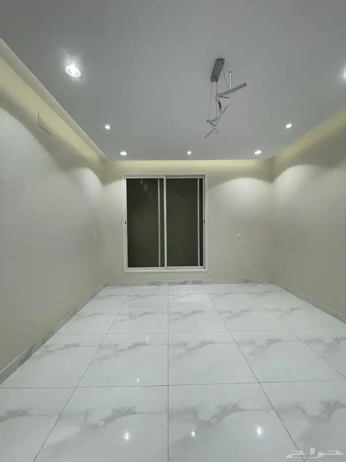 للبيع دور ارضى بحوش وبايكة سياره من 590 الف ابها حى الزهور 11