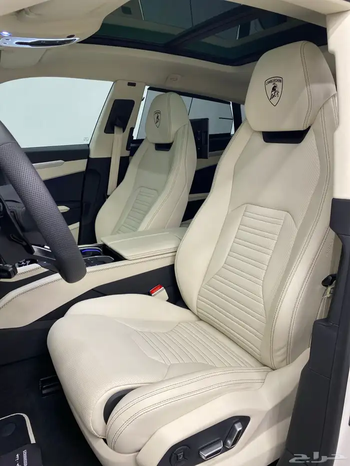 لامبورجيني اوروس SE 14