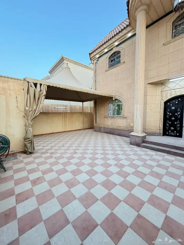 للإيجار دور أرضي بحي أشبيلية ب70 الف على الشور 13