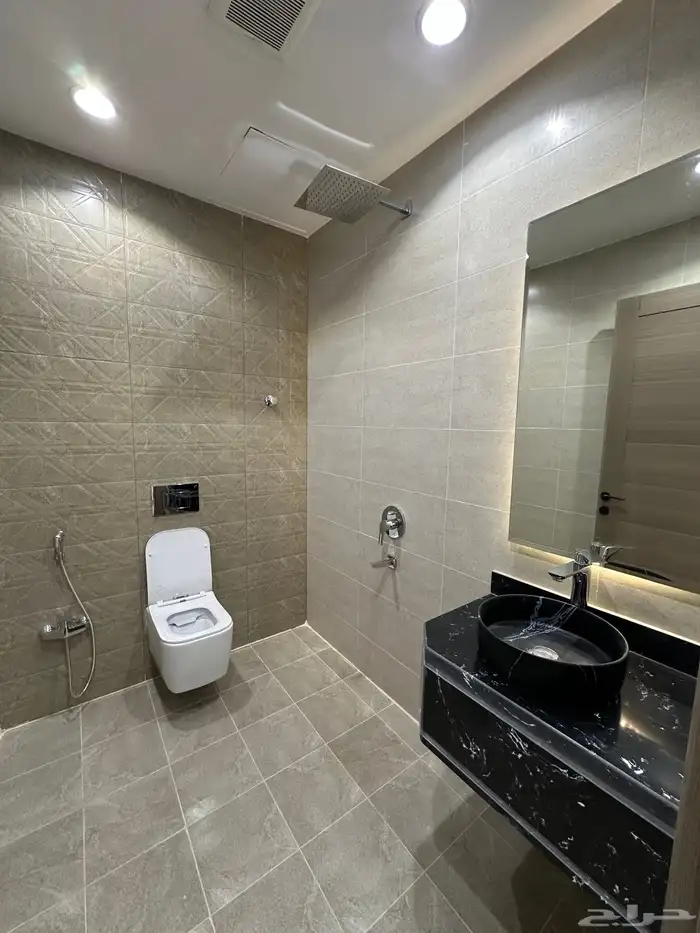 للبيع شقه علويه تشطيب مودرن ومساحه ممتازه بحي الضيافه520الف 17