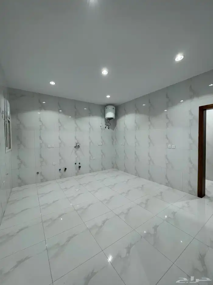 للبيع دور ارضى بحوش وبايكة سياره من 590 الف ابها حى الزهور 10