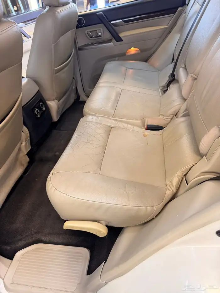 للبيع باجيرو 2015 40