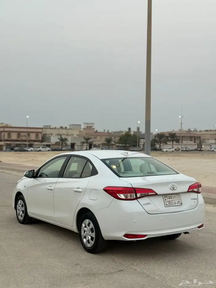 تويوتا يارس 2022 سعودي 1.5قمه بنضافه 11