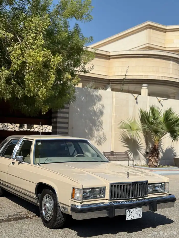 فورد ماركيز كلاسيك 1