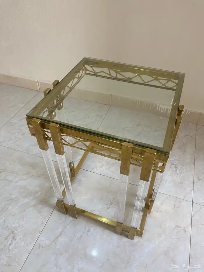 طاوله أستيل ذهبي كبيره و 4 طاولات صغيره 2