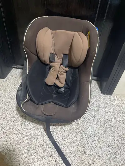 عربية وكرسي أطفال وألعاب index