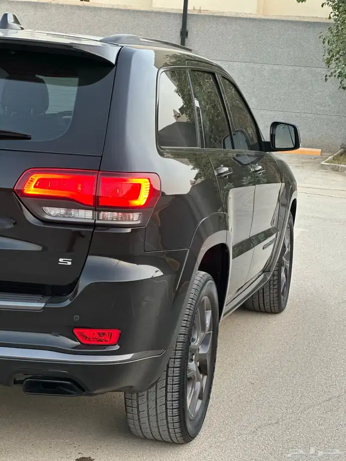 جيب شروكي جراند S فل كامل العداد 81 الف 2020 8