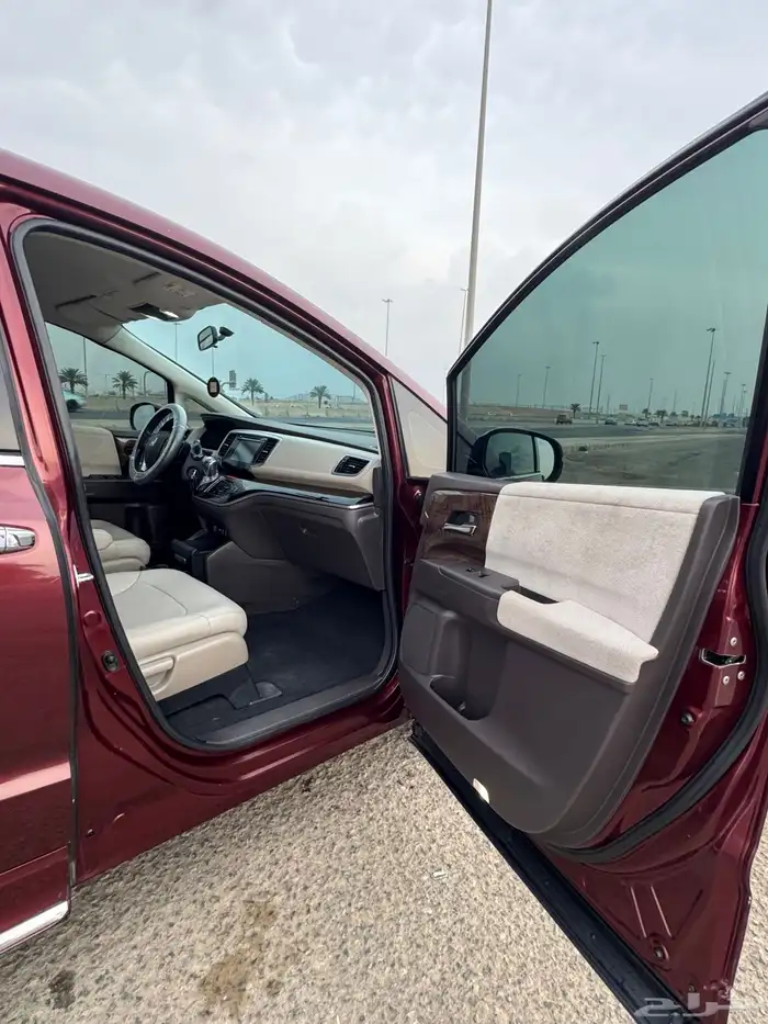 للبيع هوندا اوديسي 2018 بحالة نظيفه 14