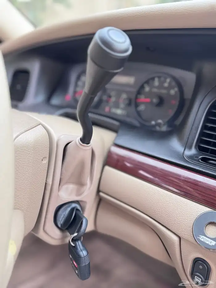 فورد فكتوريا 2011 ممشى قليل (( تم البيع )) 4