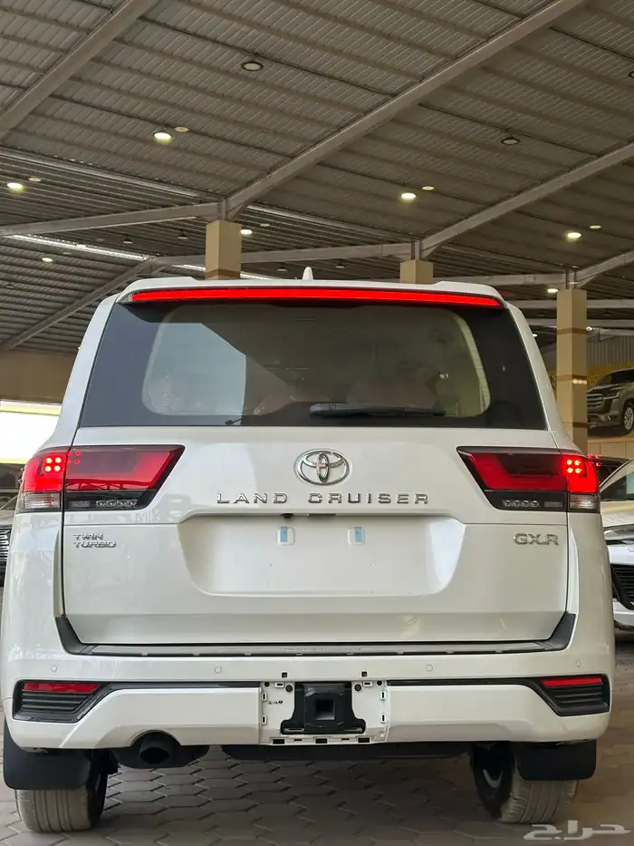 تويوتا GXRL4بريمي شهاده 2025 ابيض داخل بيج 1