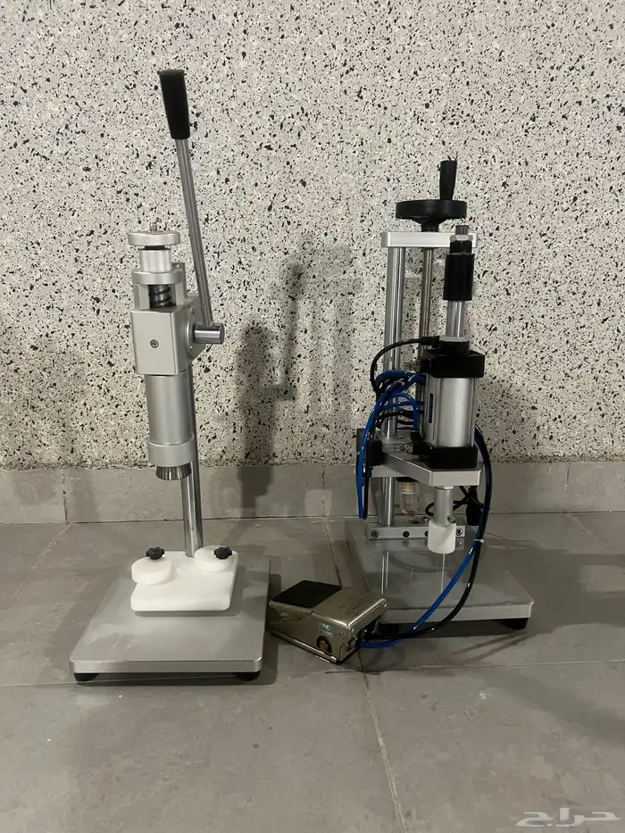 الة مكبس عطور وتعبئة شبه جديدة 0