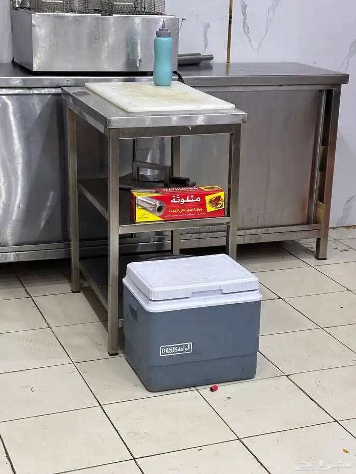 بوفية متكاملة للتقبيل أو البيع 1