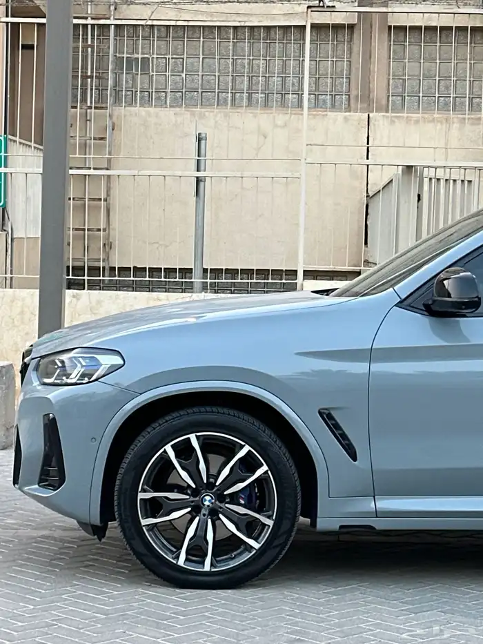 للبيع Bmw x4 40iM موديل 2023 3