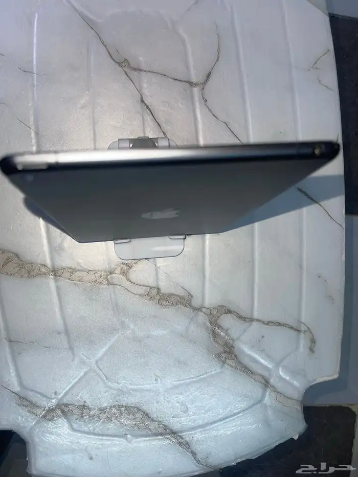 ايباد 5ميني شريحه وواي فاي   ذاكره 64 ..فيه كسر بالشاشه طول 1