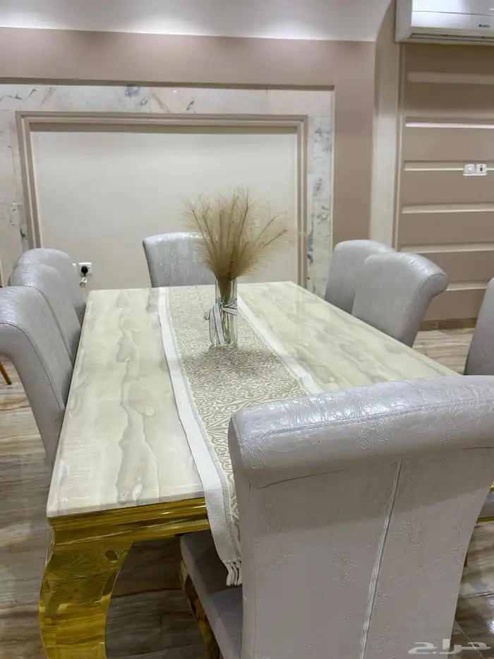 طاولة طعام للبيع 1