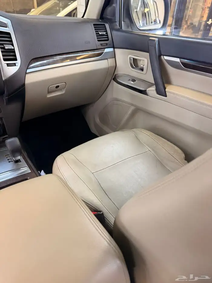 للبيع باجيرو 2015 25