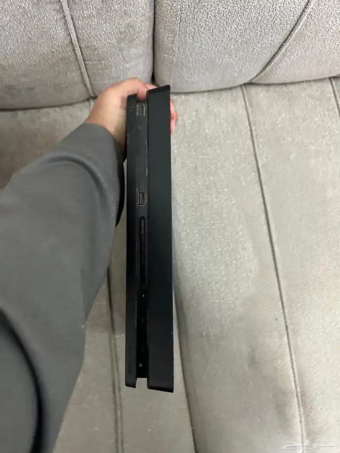 سوني 4جديد ولا قد انفك الي تغير في الهاردسك أو أذاكره يدتين 4