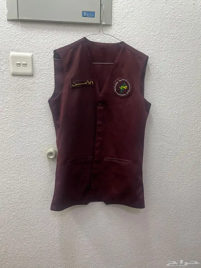 صدريه عنابي للامن جديد لبس اقل من شهر 0