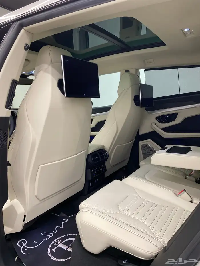 لامبورجيني اوروس SE 16