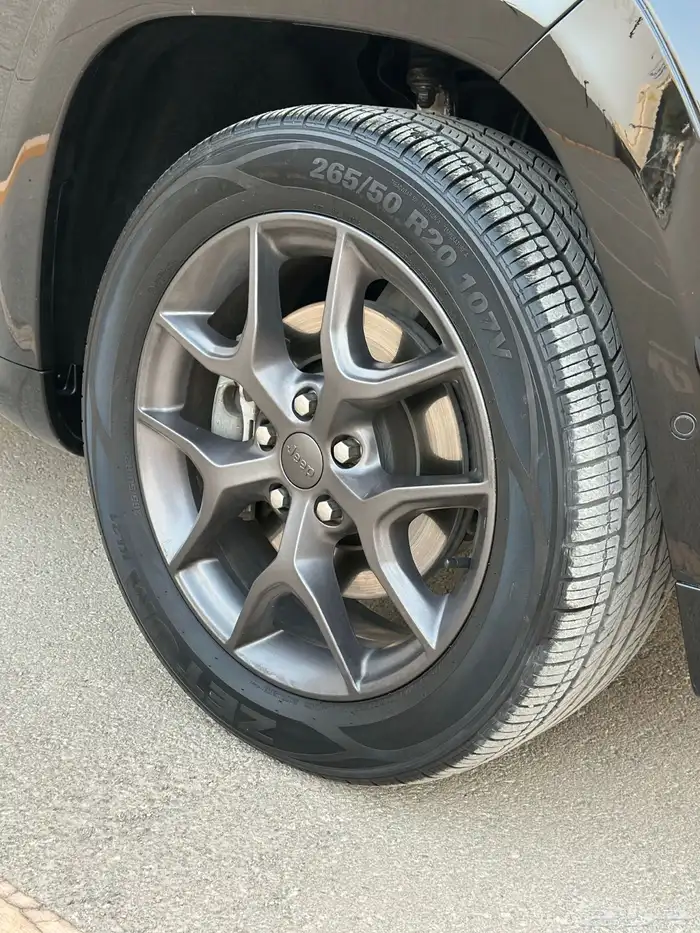 جيب شروكي جراند S فل كامل العداد 81 الف 2020 13