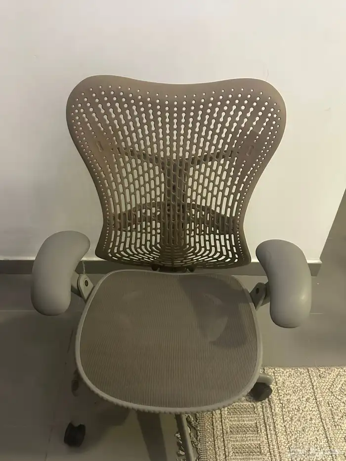 كرسي امريكي هيرمن ميلر ميرا 0