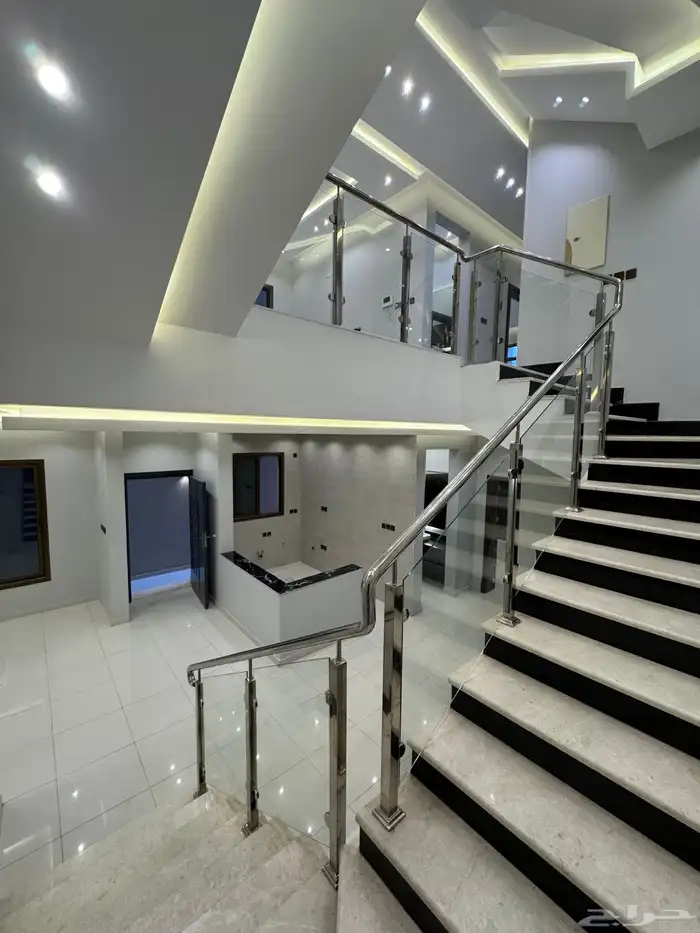 للبيع فيلا مودرن دورين ومحلق بدره الموسى واصل جميع الخدمات 18