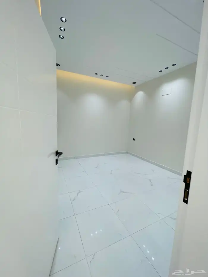 للبيع شقق تمليك علوي مع سطح خاص حي الاسكان بسعر 550 الف 18