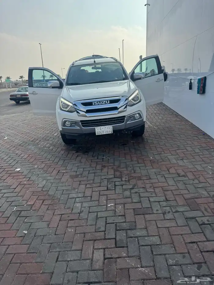 للبيع ايسوزو او للبدل المناسب 0